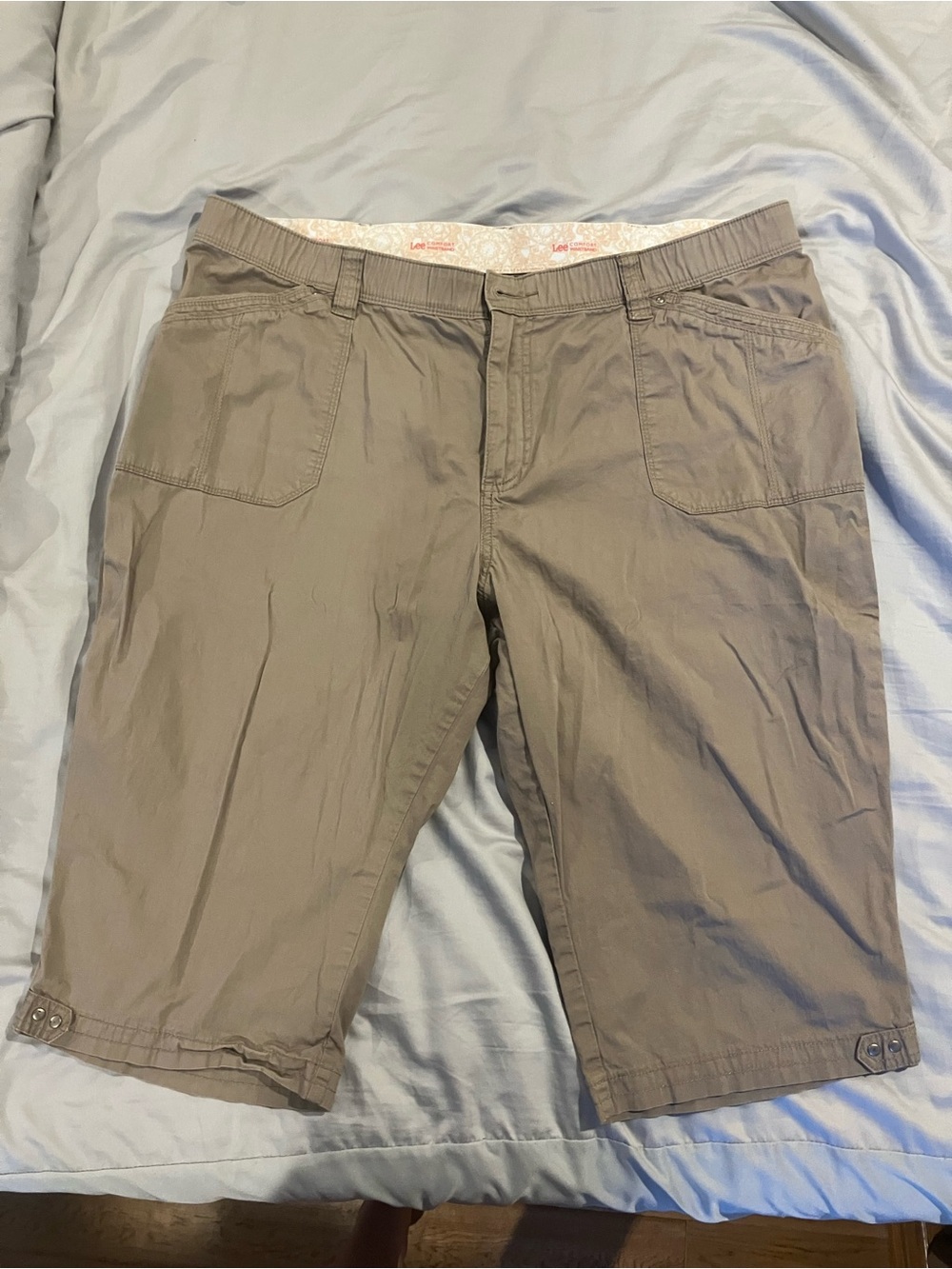 Lee Women's Cargo Crop Shorts in Taupe